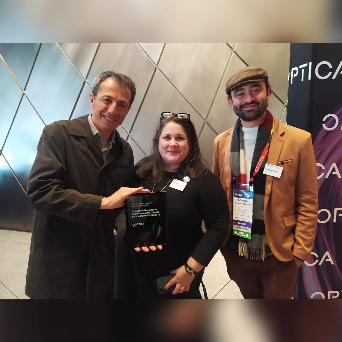 Entrega del reconocimiento - 2